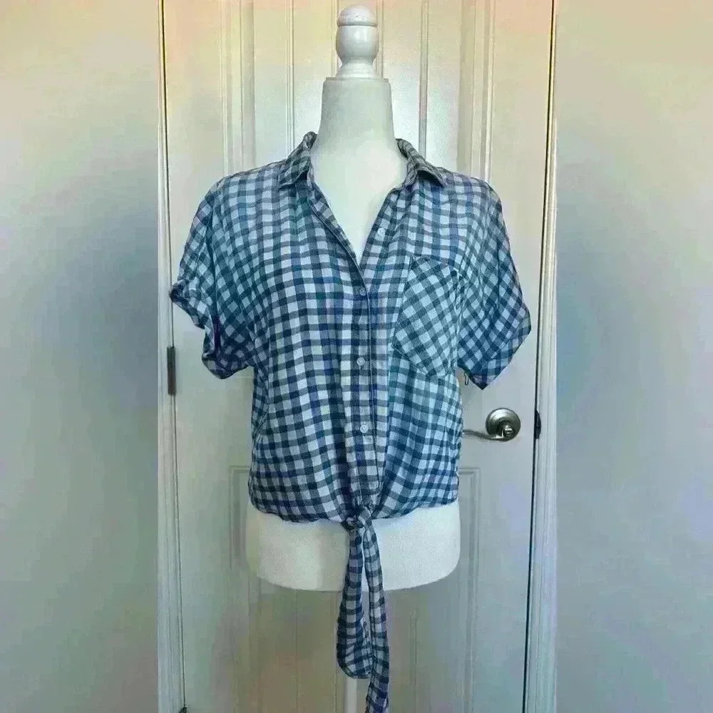 NWOT Gingham blue white tie front shirt, Size: Medium